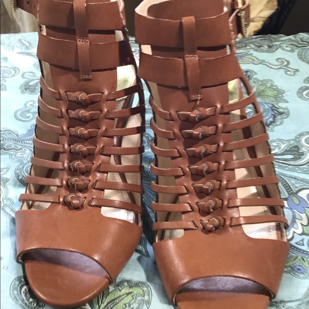 Vince Camuto open Booties